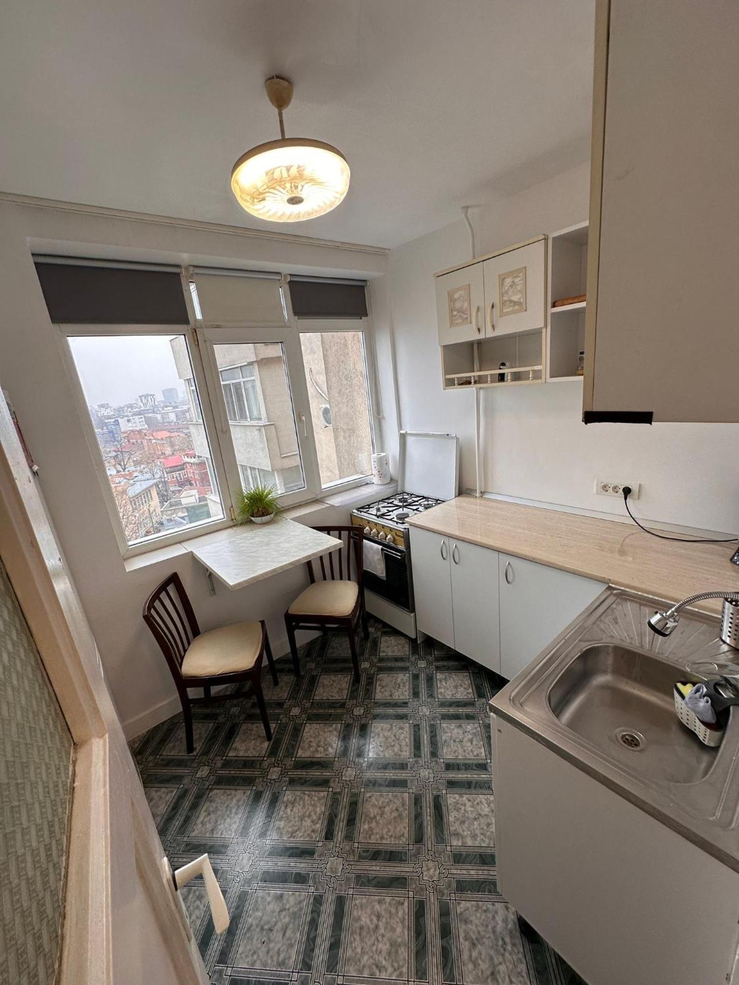 Charming Flat With Winter Garden Blending Classical Elegance And Modern Comfort Apartamento Bucarest